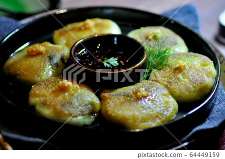 bun , Thai bun or vegetable stuffed bun bun , Thai bun or vegetable stuffed bun 64449159