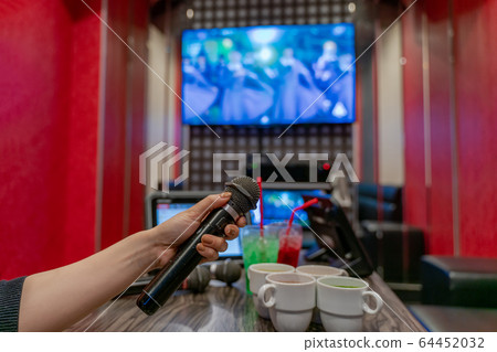 Scenery at a karaoke shop 64452032