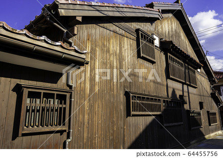 Kurayoshi City Uchibuki Tamagawa Traditional Buildings Preservation District (Kurayoshi City, Tottori Prefecture) 64455756