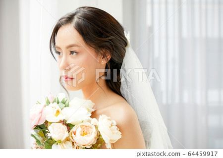 美麗的女人新娘新娘新娘禮服模特人圖材料 64459917