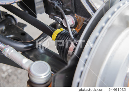 [Car suspension] 64461983