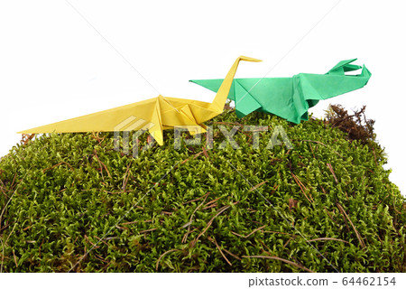 Two paper dinosaurus 64462154