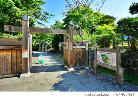 Sapporo Nakajima Park Japanese Garden Entrance 64463437