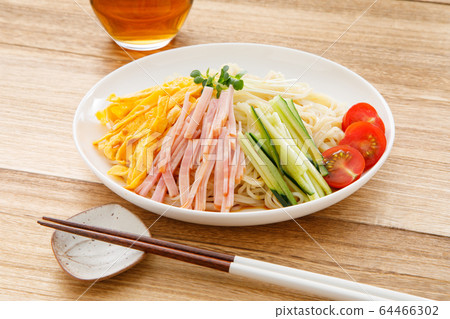 chilled Chinese noodles chilled Chinese noodles 64466302