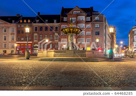 Copenhagen. Square Amagertorv. 64468285