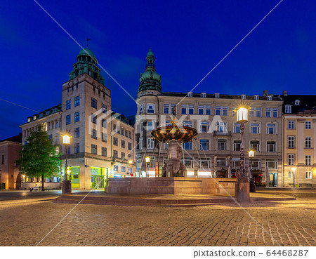 Copenhagen. Square Amagertorv. Copenhagen. Square Amagertorv. 64468287