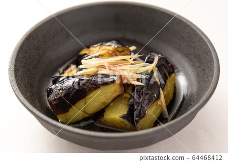 Boiled eggplant 64468412
