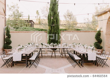 wedding banquet decoration in Italy 64468564