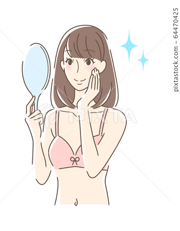 看有微笑的婦女手鏡 看有微笑的婦女手鏡 64470425