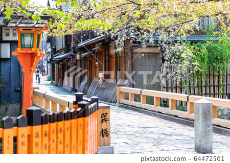 Kyoto Tourism Gion Shirakawa Tatsumi Bridge 64472501