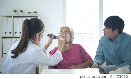 Medical concepts. The doctor is examining the 64473680