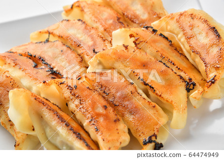 Pan-fried gyoza Pan-fried gyoza 64474949