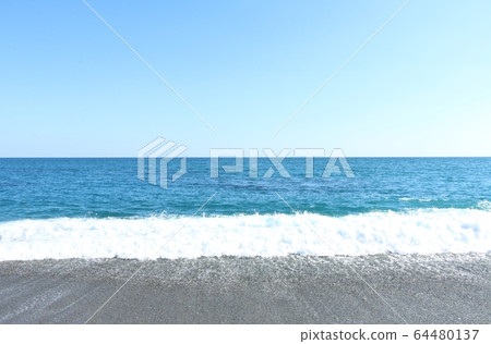 天空，大海和沙灘交織的高知桂海灘，讓您感受到廣闊的太平洋 64480137