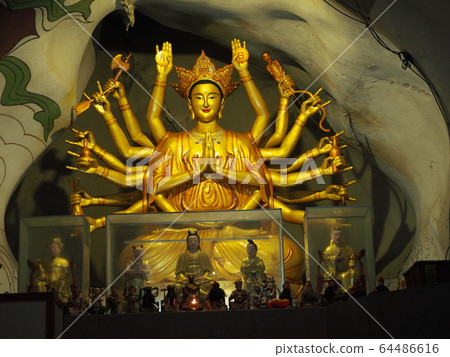 佩拉頓洞 64486616