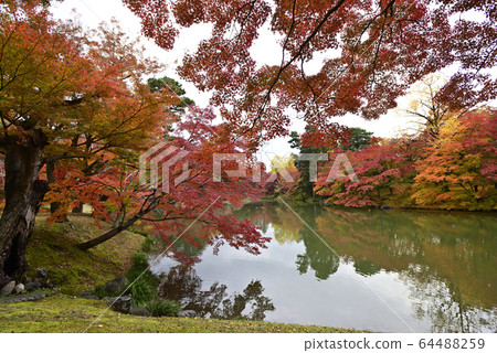 Kyoto Sento Gosho Kitaike Pond Kyoto Sento Gosho Kitaike Pond 64488259
