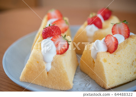 Chiffon cake sand Chiffon cake sand 64488322