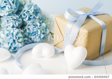 Close up of brown recycle gift box with white Close up of brown recycle gift box with white 64489407
