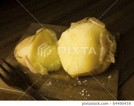 煮土豆 煮土豆 64490459