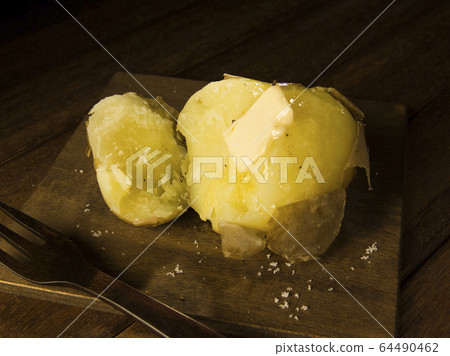 Potatoes 64490462