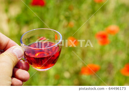 一起品嚐顏色和味道的Omija茶 一起品嚐顏色和味道的Omija茶 64496173