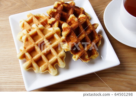 Waffle baked goods 64501298
