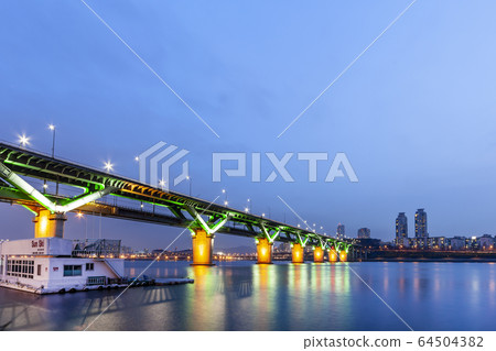 Cheongdam Bridge 64504382