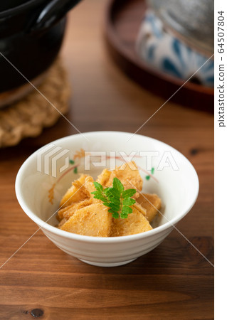 Boiled bamboo shoots with Tosa 64507804