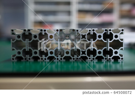 Cut aluminum frame 64508072