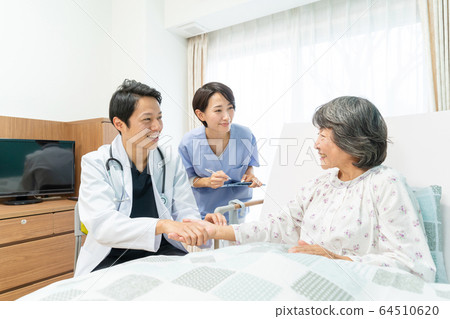 Sickroom examination medical image 64510620