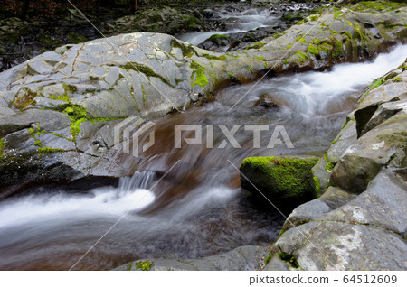 The clear stream of the Namezawa Valley 64512609