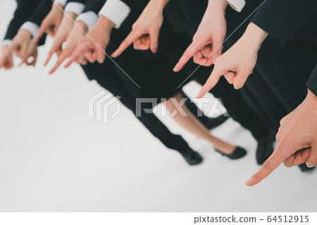大型企業指點 64512915