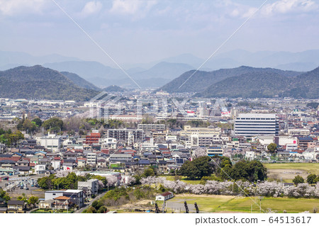 Gifu prefecture Kakamigahara cityscape from Mitsuiyama 64513617