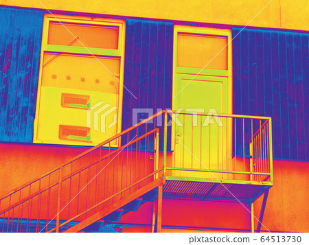 Flat house in cold surrounding scan. Thermal Flat house in cold surrounding scan. Thermal 64513730