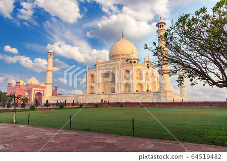 Famous Taj Mahal in India, beautiful view Famous Taj Mahal in India, beautiful view 64519482