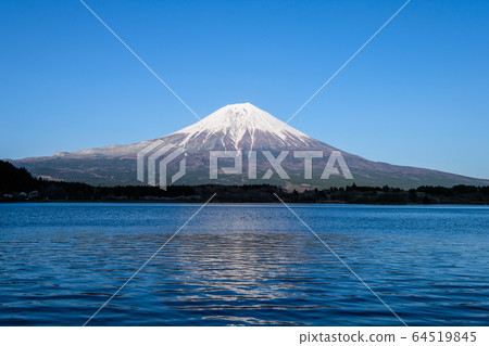 Fuji from Lake Tanuki 64519845