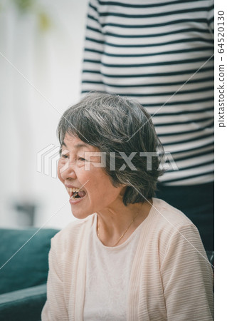 gran, grandma, grandmother 64520130