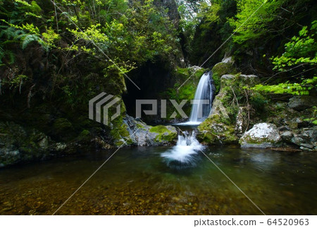 Koshinogawa Falls, Kozagawa Town, Higashimuro District, Wakayama Prefecture Koshinogawa Falls, Kozagawa Town, Higashimuro District, Wakayama Prefecture 64520963