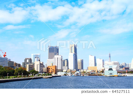 Yokohama city view 64527511