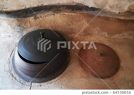 鑄鐵鍋和傳統 64530658