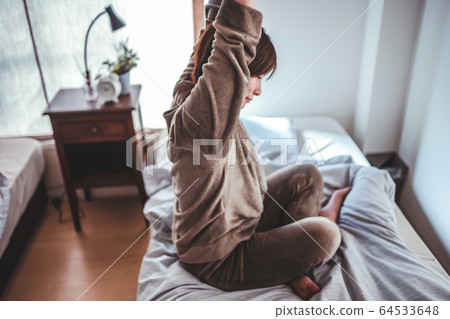 女性肖像 64533648