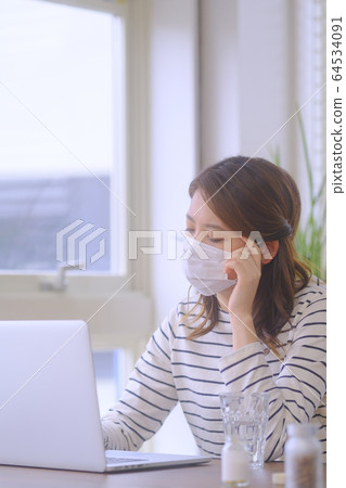 人面罩預防待在家裡 64534091