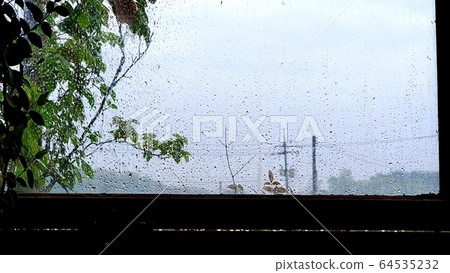 多雨的風景 64535232