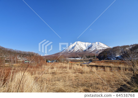 Shooting scenery of Mt.Shiribetsu with remaining snow from Kyogoku-cho, Hokkaido Shooting scenery of Mt.Shiribetsu with remaining snow from Kyogoku-cho, Hokkaido 64538768