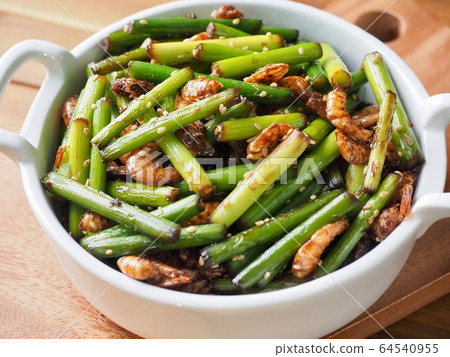 Korean food garlic chop shrimp fried 64540955