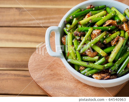 Korean food garlic chop shrimp fried Korean food garlic chop shrimp fried 64540963