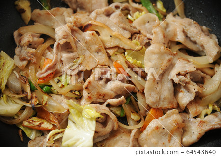Stir-fried meat vegetables 64543640