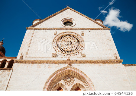 Basilica di San Francesco, historical architecture in Assisi, Italy 64544126
