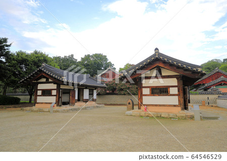 Beautiful scenery with traditional Korean architecture Beautiful scenery with traditional Korean architecture 64546529