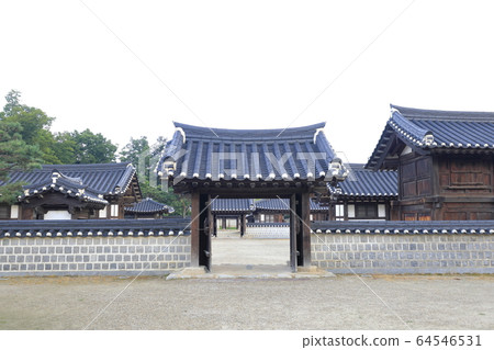 Beautiful scenery with traditional Korean architecture Beautiful scenery with traditional Korean architecture 64546531