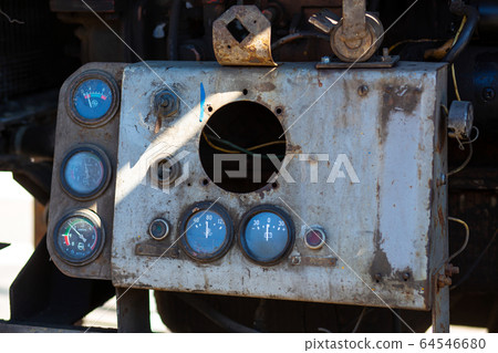 Professional mobile pneumatic compressor for road 64546680